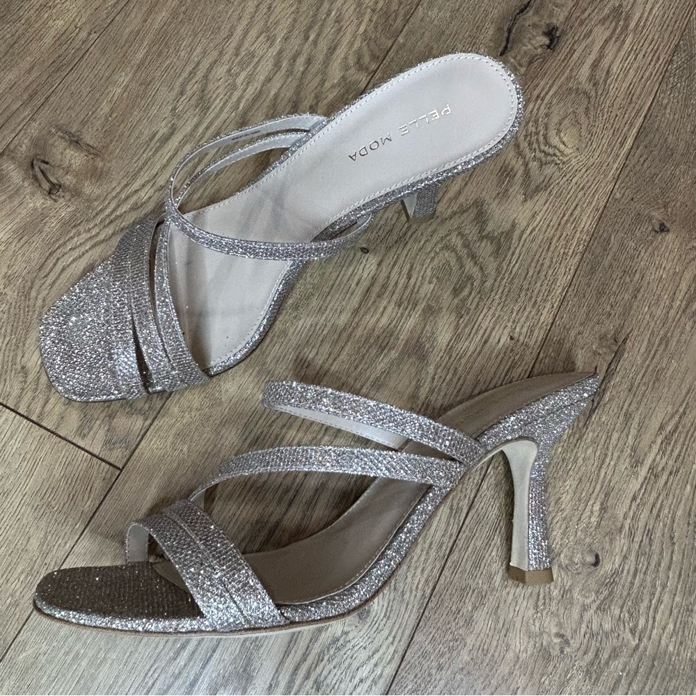 NIB Pelle Moda OSTIN gold metallic heel - Picture 4 of 5